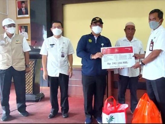 Dinsos Tanjungpinang Bersama Sentra Abiseka Pekanbaru Serahkan Bantuan Atensi untuk Lansia dan Penyandang Disabilitas. Foto: Istimewa