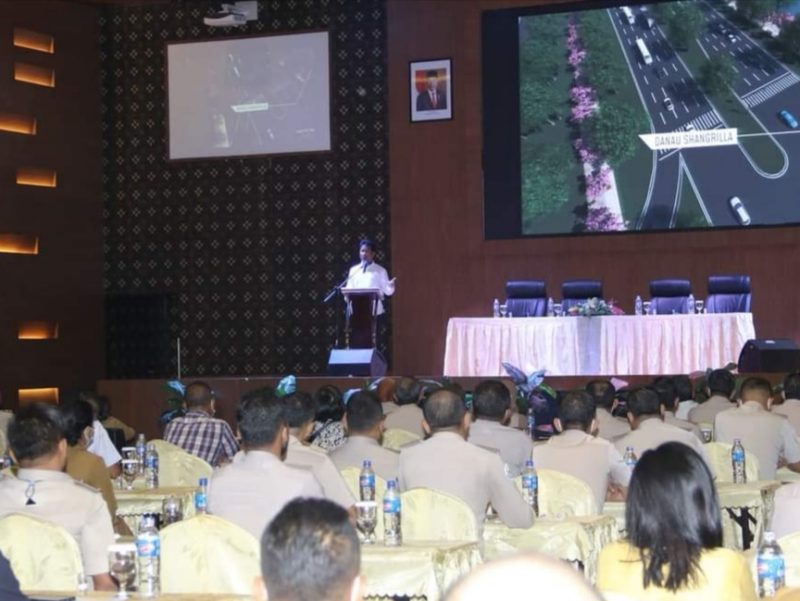 Rudi saat membuka langsung kegiatan Temu Teknis Petugas Perbatasan dan Pulau Terluar di Hotel Aston, yang digagas oleh KKP Republik Indonesia. Foto: MC Batam