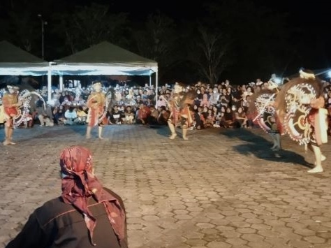 Kesenian Jaranan dan Barongan Putra Bhirawa yang dihelat di lapangan terminal Sei Carang, Bintan Center, Tanjungpinang. Foto: Istimewa