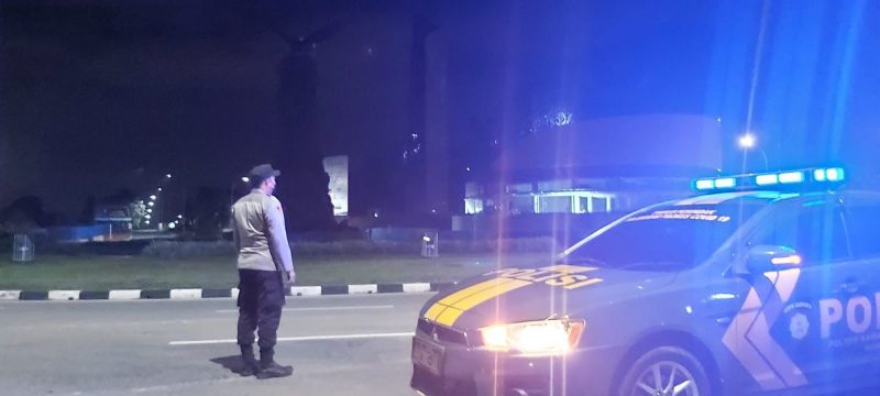 Polsek Kawasan Bandara Hang Nadim telah Melaksanakan Patroli Malam dan Himbauan Prokes dalam rangka mencegah penyebaran Covid-19 di wilayah Kota Batam Khususnya di wilayah Polsek Kawasan Bandara Hang Nadim. Foto: Dok. Polsek Kawasan Bandara Hang Nadim Batam