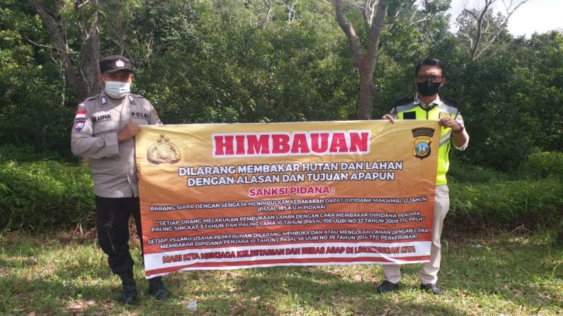 Personil Polsek Kawasan Bandara Hang Nadim Melaksanakan Kegiatan Patroli di seputaran Hutan Bandara.  Foto: Dok. Polsek Kawasan Bandara Hang Nadim Batam