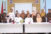 Wakil Wali Kota Tanjungpinang, Endang Abdullah didampingi Kepala Dinas Sosial Kota Tanjungpinang Achmad Nur Fatah menggelar audiensi bersama Kampus Akbid Anugerah Bintan yang terletak di Jalan, Lembah Merpati Batu 13, Tanjungpinang, Kepri, Rabu (22/6/2022). Foto: Istimewa