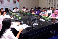 Pemerintah Kota Tanjungpinang menggelar rapat koordinasi Satgas Kota Tanjungpinang terkait penanganan wabah Penyakit Mulut dan Kuku (PMK), di ruang rapat Engku Putri Raja Hamidah, kantor wali kota Tanjungpinang, Kepri, Rabu (22/6/2022). Foto: Istimewa 