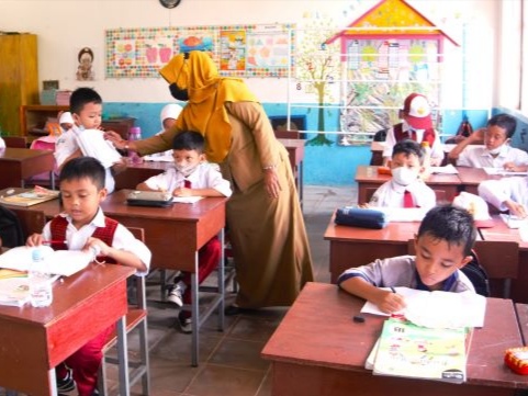 Program seragam sekolah gratis yang menjadi unggulan Pemerintah Kota (Pemko) Tanjungpinang masih terus berjalan. Foto: Istimewa 