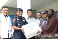 KKP Salurkan 4,7 Ton Ikan untuk Warga Batam Guna Mendorong Angka Stunting Turun. Foto: ANTARA