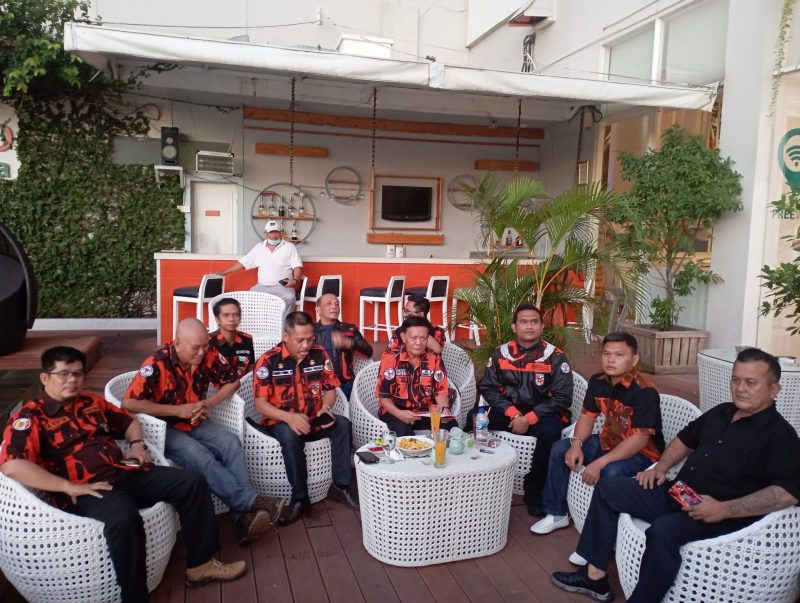 Pengurus Pemuda Pancasila Kepri jelang membacakan hasil keputusan Muswil ke-IV Pemuda Pancasila Kepri. Foto: Istimewa