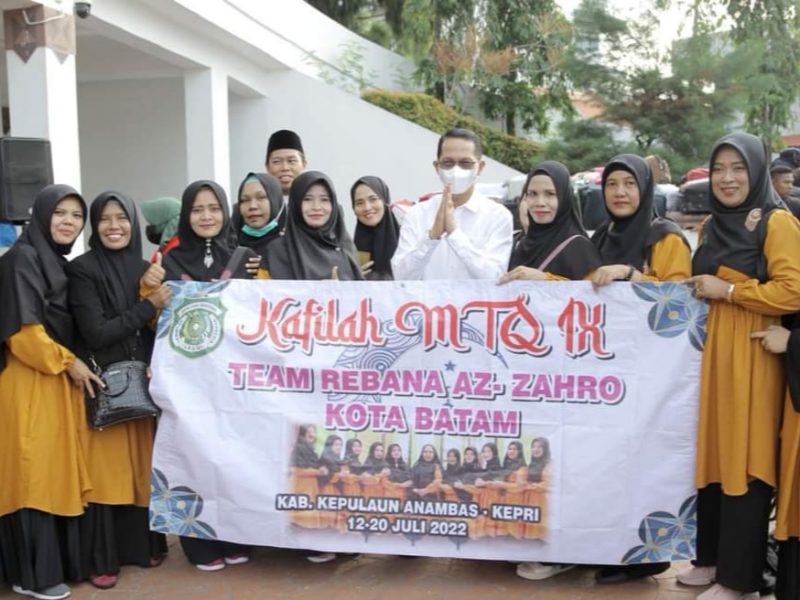 Wakil Wali Kota Batam Amsakar Achmad berfoto bersama kafilah kota Batam. Foto: MC Batam