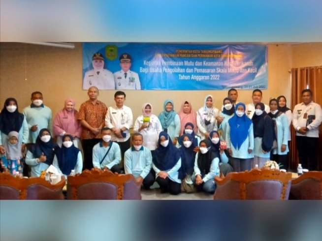 Dinas Pertanian, Pangan dan Perikanan Kota Tanjungpinang menggelar kegiatan pembinaan mutu keamanan hasil perikanan bagi usaha pengolahan dan pemasaran skala mikro dan kecil di Kota Tanjungpinang, Kepri.  Foto: Istimewa 