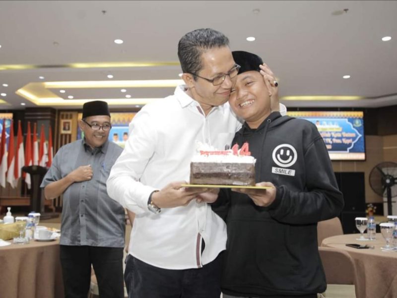 Amsakar Achmad Bangga Kafilah Batam Berhasil Juara Umum MTQ IX Kepri 2022. Foto: Istimewa 