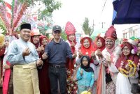 Wakil Wali Kota Batam Amsakar Achmad hadiri peringatan HUT RI ke-77 di Sungai Daun, Sei Beduk, Kota Batam. Foto: MC Batam 