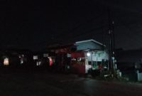 Lebih dari 6 Jam Listrik Padam, Warga Bengkong Keluhkan Layanan Bright PLN Batam. Foto: INIKEPRI.COM
