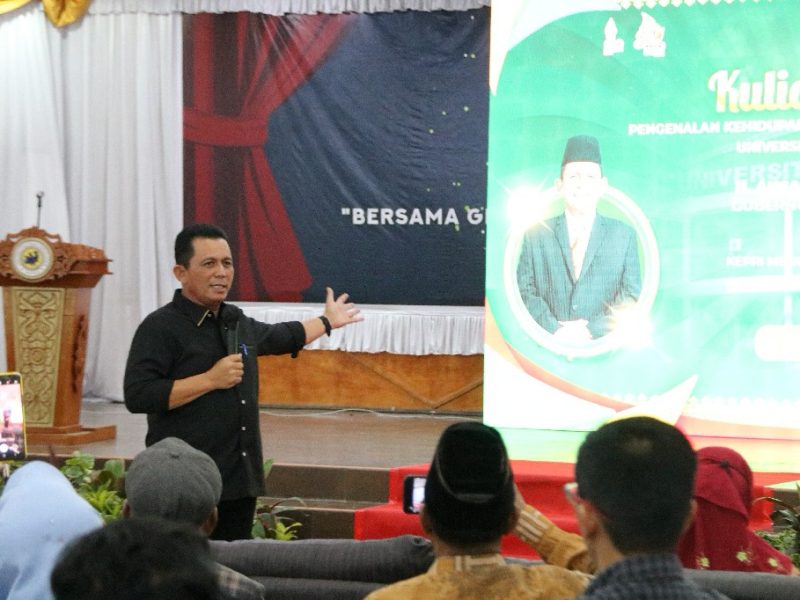 Gubernur Kepulauan Riau H. Ansar Ahmad saat Mengisi Kuliah Umum pada PKKMB Universitas Riau Kepulauan (Unrika) Tahun 2022. Foto: Diskominfo Kepri 