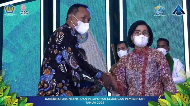 Pemerintah Kota (Pemko) Batam di era kepemimpinan Wali Kota Batam, Muhammad Rudi, dan Wakil Wali Kota Amsakar Achmad terus mengukir prestasi. Kali ini meraih penghargaan dari Menteri Keuangan RI, Sri Mulyani. Foto: MC Batam 