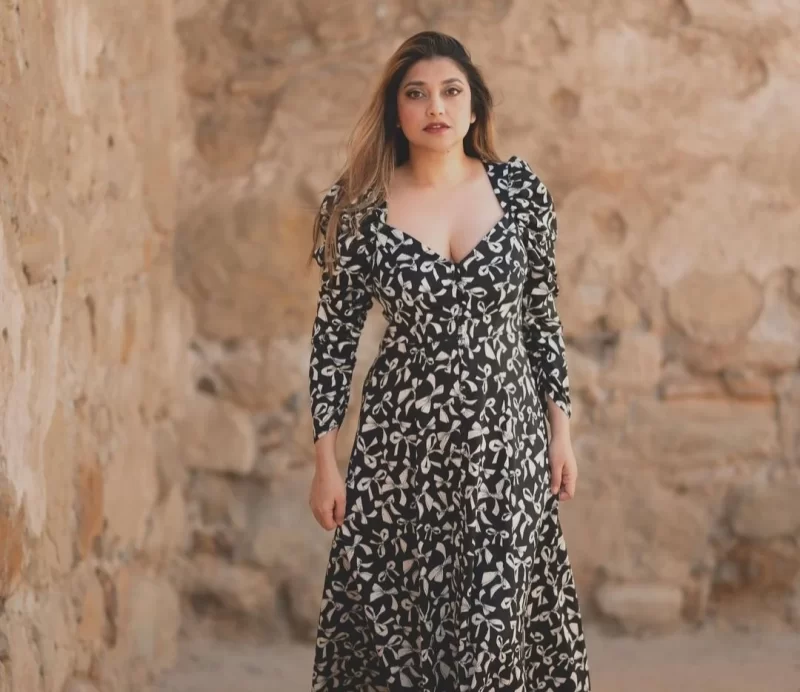 Sarah Azhari. Foto: Instagram @sazarita