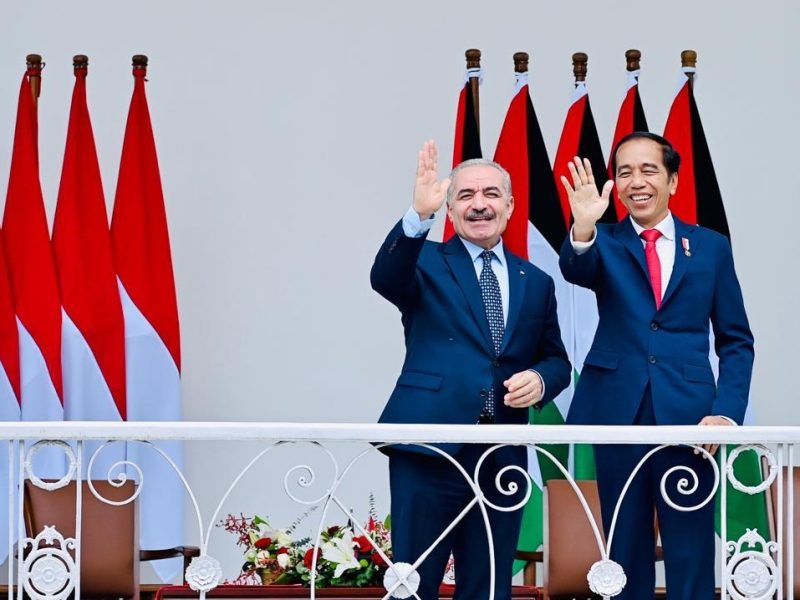 Presiden Joko Widodo bersama Perdana Menteri (PM) Palestina Mohammad I.M. Shtayyeh di Istana Kepresidenan Bogor, Jawa Barat. Foto: BPMI Setpres