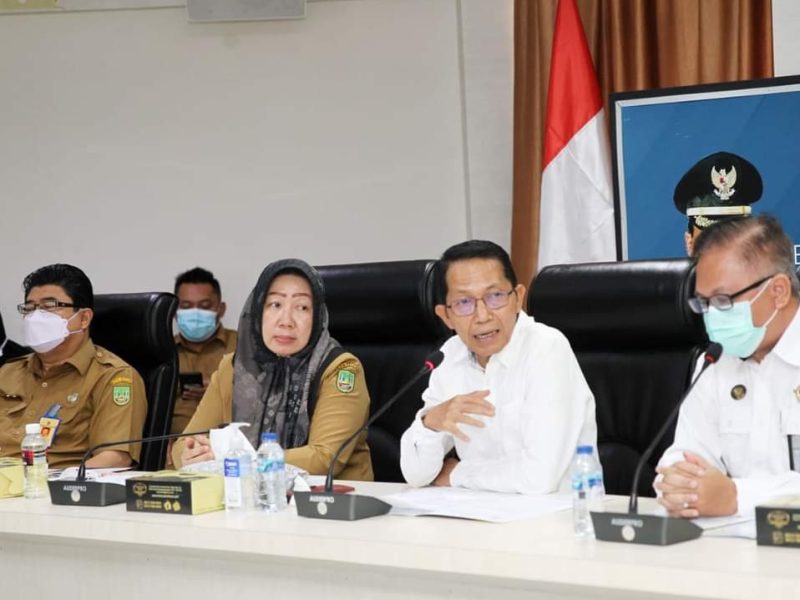 Wakil Wali Kota Batam Amsakar Achmad menyambut baik entry meeting Badan Pemeriksa Keuangan (BPK) di Aula Embung Fatimah Lantai 4 Kantor Walikota Batam, Senin 10 Oktober 2022. Foto: MC Batam