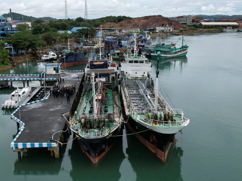 Lewat Operasi Laut Terpadu Jaring Sriwijaya, Bea Cukai Tangkap Kapal Pengangkut BBM Ilegal. Foto: Humas BC Batam 