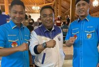 Ketua DPP KNPI Neko Wesha Pawelloy bersama Ketua Umum DPP KNPI Haris Pertama dan Wasekjen Erwan Bachrani. Foto: INIKEPRI.COM 