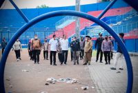 Presiden Joko Widodo meninjau Stadion Kanjuruhan. Foto: BPMI Presiden 