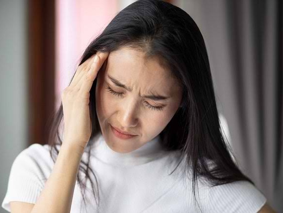 Ilustrasi sakit kepala. Foto: Istimewa 