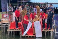 Menteri Kelautan dan Perikanan (KKP) Republik Indonesia (RI), Sakti Wahyu Trenggono melakukan kunjungan kerja ke Kota Tanjungpinang, tepatnya di Kampung Madong, Kelurahan Kampung Bugis, Selasa (18/10/2022). Foto: Istimewa 