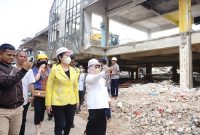 Wali Kota Tanjungpinang Rahma melakukan peninjauan progres pembangunan pasar baru Tanjungpinang bersama Anggota Komisi V DPR RI Dapil Provinsi Kepri, Cen Sui Lan, BPPW Kepri. Foto: Kominfo Tanjungpinang