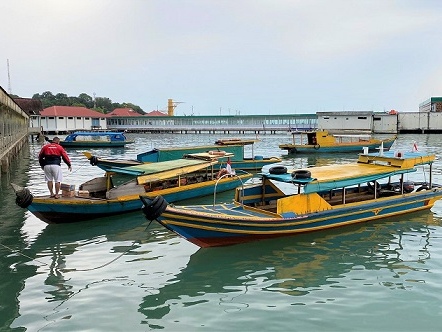 Mulai 1 November 2022, Organisasi Penambang Perahu Motor Penyengat akan mulai memberlakukan penyesuaian tarif baru angkutan penyeberangan pompong atau perahu motor Tanjungpinang-Pulau Penyengat. Foto: Istimewa 