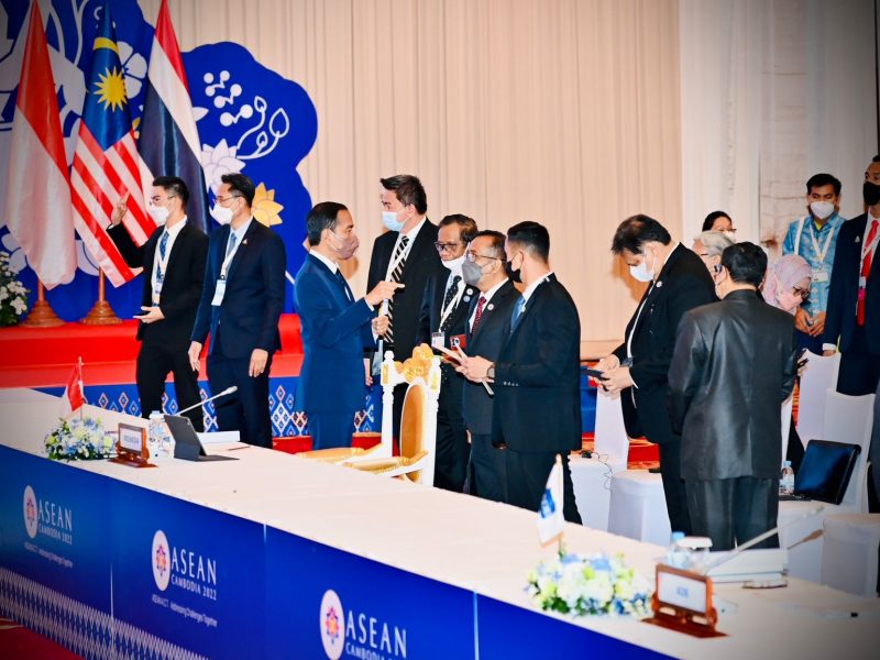 Presiden Joko Widodo saat di Konferensi Tingkat Tinggi (KTT) ASEAN di Kamboja, pada Kamis (10/11/2022). Foto: BPMI Setpres