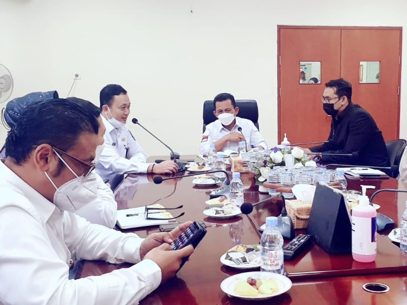 Gubernur Ansar saat menyambangi RSUD RAT, Tanjungpinang, untuk bertemu jajaran manajemen RSUDA RAT. Foto: Diskominfo Kepri 