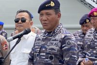 Wakil Kepala Staf Angkatan Laut (Wakasal) Laksamana Madya Ahmadi Heri Purwono usai melepas Satgas SBJ dan PPKM di Dermaga JICT II, Tanjung Priok, Jakarta Utara, Jakarta, Rabu (16/11/2022). Foto: KOMPAS.com/ACHMAD NASRUDIN YAHYA