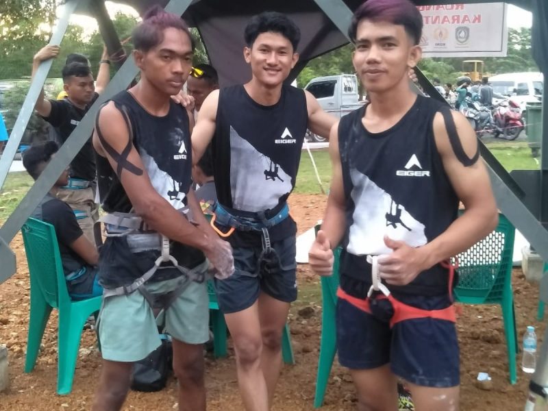 Kontingen Batam menjadi juara umum di cabang olahraga Panjat Tebing pada Porprov Kepri V di Kabupaten Bintan. Foto: INIKEPRI.COM 