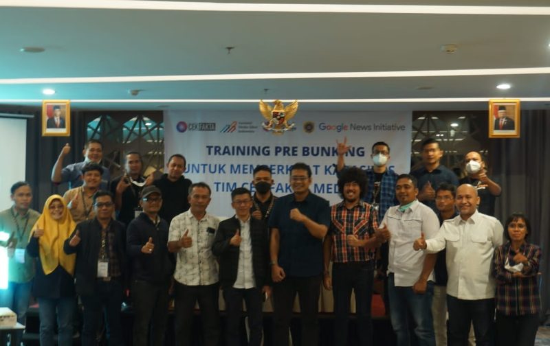 Asosiasi Media Siber Indonesia (AMSI) menggelar pelatihan atau training prebunking di Hotel Santika, Batam, Kepulauan Riau.  Foto: Dok. AMSI Kepri 