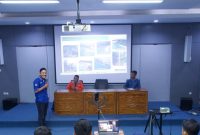 Badan Eksekutif Mahasiswa Politeknik Perkapalan Negeri Surabaya (BEM PPNS) sekaligus koordinator isu Maritim BEM Seluruh Indonesia (BEM-SI) Kerakyatan menggelar kajian publik menyoroti sejumlah isu strategis maritim di Kepulauan Riau  seperti RUU Daerah Kepulauan dan Pertahanan Natuna. Foto: Dok. Panitia