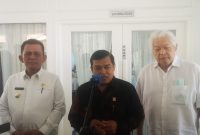 Plt Dirjen Imigrasi Widodo Ekatjahjana didampingi Gubenur Kepri Ansar Ahmad dan CEO Citramas Kris Wiluan. Foto: INIKEPRI.COM