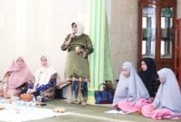 Wali Kota Tanjungpinang Rahma menghadiri Badan Kontak Majelis Taklim (BKMT) Kelurahan Bukit Cermin mengadakan kegiatan pengajian dan tausiyah, di Masjid Al Falah, Jalan Puncak Indah, Kota Tanjungpinang, Kepri, Kamis 17 November 2022. Foto: Kominfo Tanjungpinang 