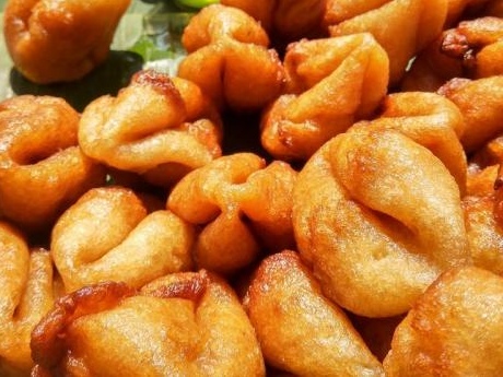 Kue kontol kecepit atau tolpit. Foto: Instagram @asterasa