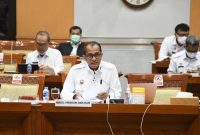 Wamenkumham Edward Omar Sharif Hiariej dalam rapat kerja dengan DPR RI. Foto: kemenkumham.go.id