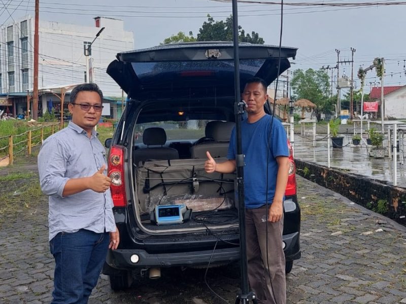 SCTV, stasiun TV nasional yang tergabung dalam EMTEK Group sebagai pemegang hak siar Piala Dunia 2022, mulai mengoperasikan pemancar digital yang dibangun di kawasan Senggarang, Tanjungpinang. Foto: Diskominfo Kepri 