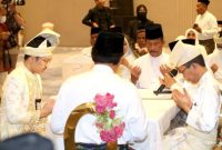 Pernikahan anak kedua pasangan Amsakar Achmad dan Erlita Sari berlangsung khidmat di Radisson Golf & Convention Center, Sabtu 3 Desember 2022.  Foto: MC Batam 