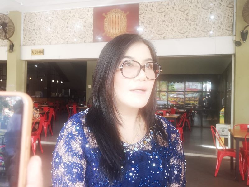 Ria Ukur Rindu Tondang, anggota DPRD Kota Tanjungpinang menjadi korban dari ulah oknum staf UNIBA. Foto: INIKEPRI.COM 