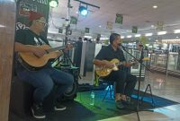 Irwandi Azwar  dan Buralimar merangkul beberapa komunitas melakukan penggalangan dana untuk korban gempa Cianjur setiap akhir pekan. Foto: INIKEPRI.COM 