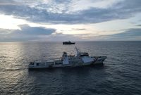 Badan Keamanan Laut (Bakamla) menertibkan Kapal Bahama Drifting di Perairan Kepulauan Riau, Minggu 4 Desember 2022. Foto: Humas Bakamla 