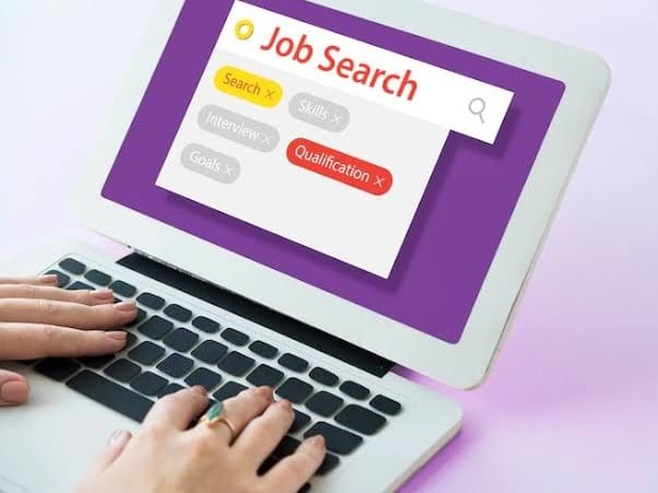 Lowongan kerja Batam hari ini. Foto: SHUTTERSTOCK 