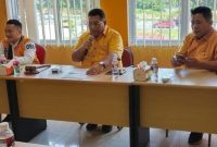 DPC Hanura Batam saat rapat koordinasi dengan kader untuk persiapan pemenangan Pileg 2024.Foto: Istimewa