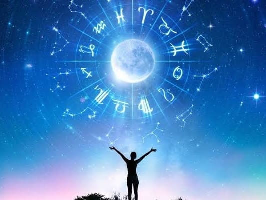 Ilustrasi astrologi. Foto: Freepik 