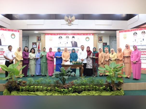 Dharma Wanita Persatuan (DWP) Kota Tanjungpinang menggelar peringatan Hari Ulang Tahun (HUT) ke-23 DWP, di aula Sultan Sulaiman Badrul Alamsyah, kantor wali kota Tanjungpinang, Kepri, Rabu 7 Desember 2022. Foto: Kominfo Tanjungpinang