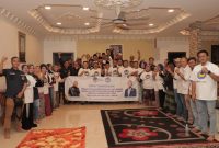 Ketua umum DPP GARPU Pietra M Paloh, Sekjen Husendro berfoto bersama pengurus Partai NasDem Malaysia dan perwakilan GARPU Malaysia. Foto: INIKEPRI.COM 