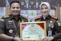 Kejari Batam Herlina Setyorini meraih predikat peringkat 4 Terbaik Nasional sebagai Kejaksaan Negeri tipe A yang aktif dalam penyelesaian perkara berdasarkan keadilan restoratif atau restorative justice (RJ). Foto: ANTARA