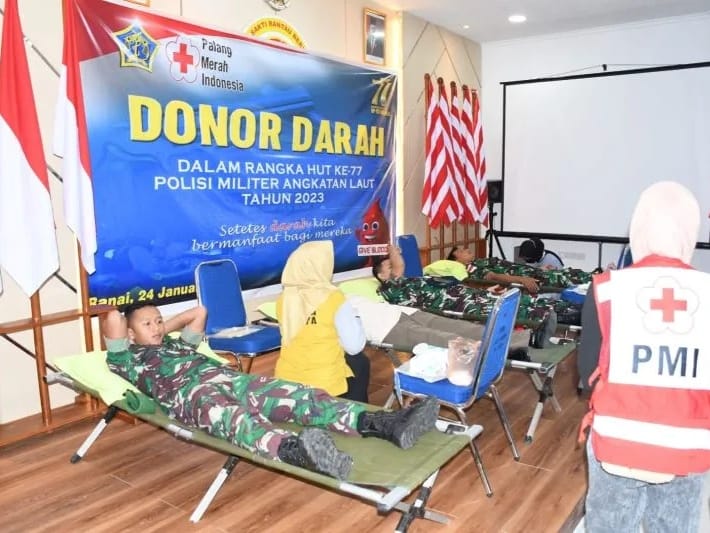 Kegiatan donor darah oleh Lanal Ranai di Mess Djiptadi, Ranai, Natuna, Kepri, Selasa (24/1/2023). Foto: ANTARA/HO-Dispen Lanal Ranai