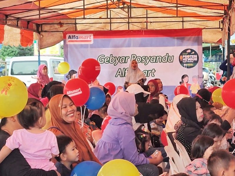 Memperingati Hari Gizi Nasional pada tanggal 25 Januari 2023, Alfamart menyelenggarakan program Gebyar Posyandu Alfamart di puluhan kota/ kabupaten di Indonesia. Di kota Batam, posyandu diselenggarakan di Alfamart Perumahan Prima Garden, 26 Januari 2023. Foto: Dok. Alfamart untuk INIKEPRI.COM.